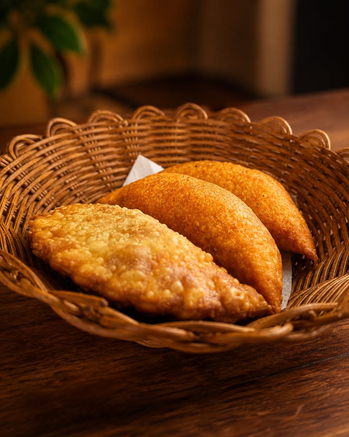 Cesta de empanadas artesanales